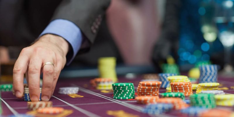 Croupier: Người quản lý trò chơi trong casino